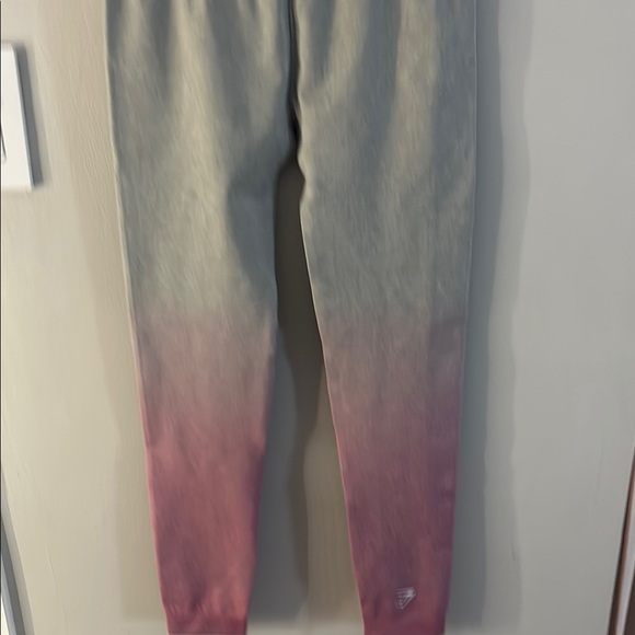 Gymshark Gray and Pink Gradient Leggings - Picture 7 of 8
